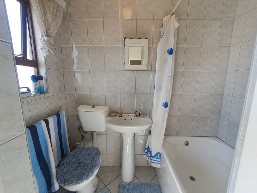 2 Bedroom Property for Sale in Uvongo Beach KwaZulu-Natal