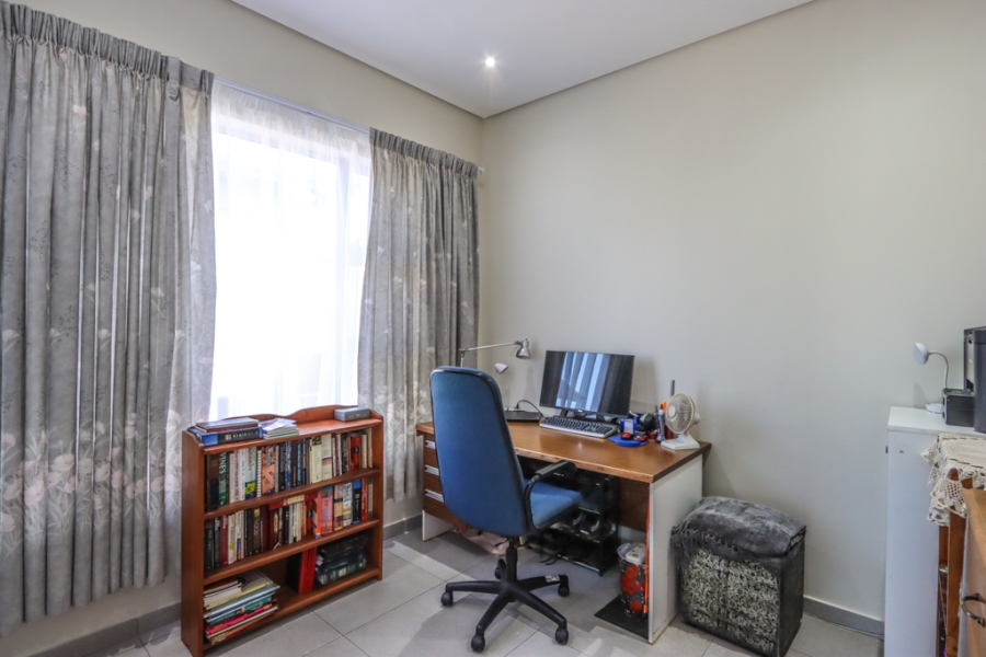 2 Bedroom Property for Sale in Renishaw Hills KwaZulu-Natal
