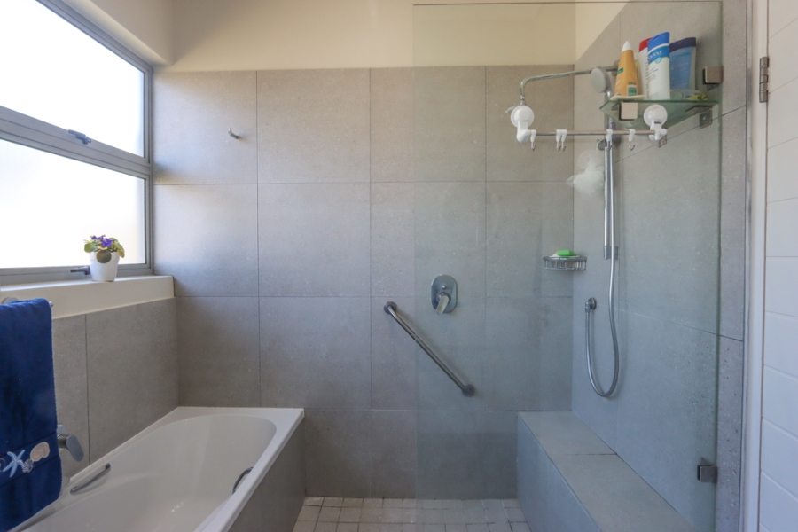 2 Bedroom Property for Sale in Renishaw Hills KwaZulu-Natal