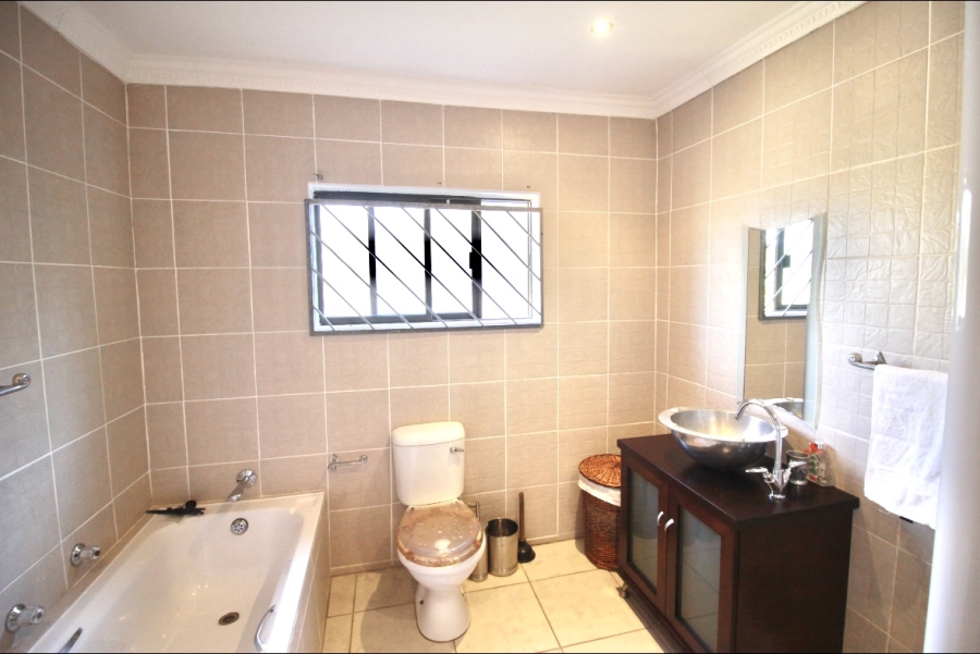5 Bedroom Property for Sale in Woodgrange KwaZulu-Natal