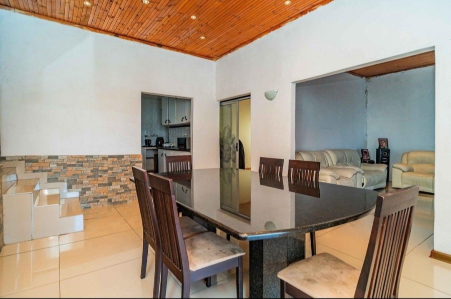 5 Bedroom Property for Sale in Shallcross KwaZulu-Natal