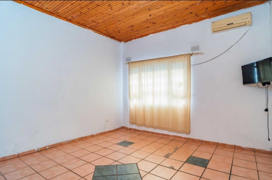 5 Bedroom Property for Sale in Shallcross KwaZulu-Natal