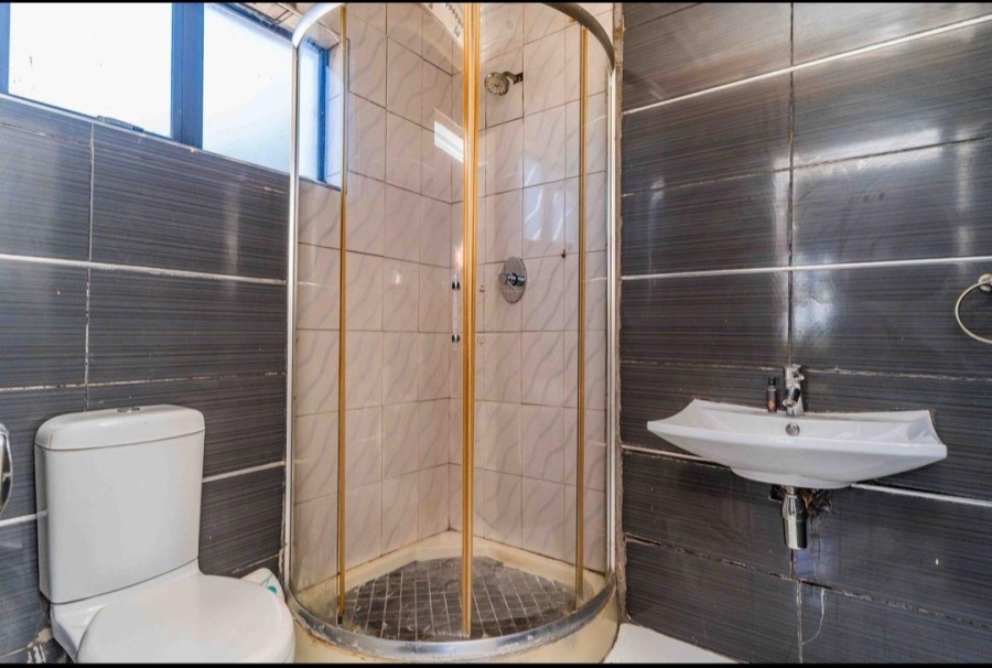 5 Bedroom Property for Sale in Shallcross KwaZulu-Natal