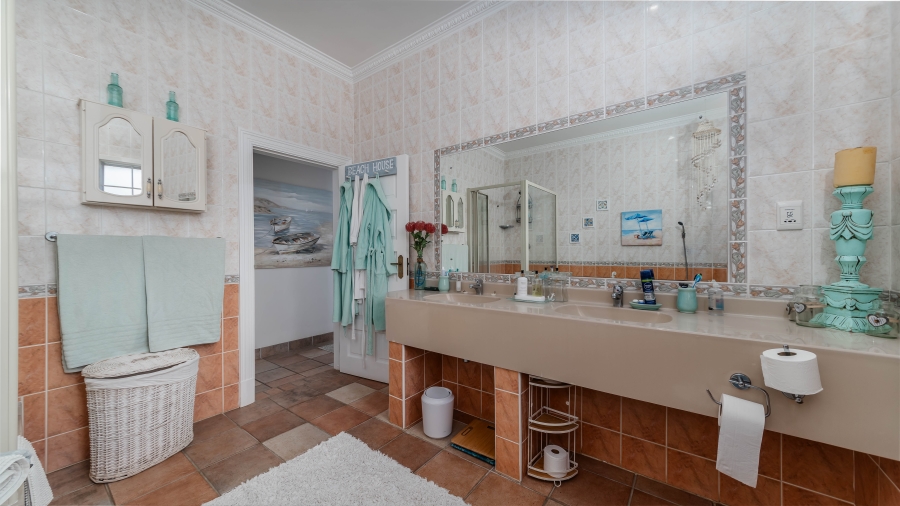 7 Bedroom Property for Sale in Sheffield Beach KwaZulu-Natal