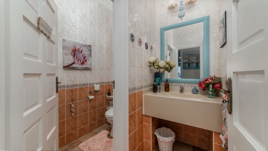 7 Bedroom Property for Sale in Sheffield Beach KwaZulu-Natal