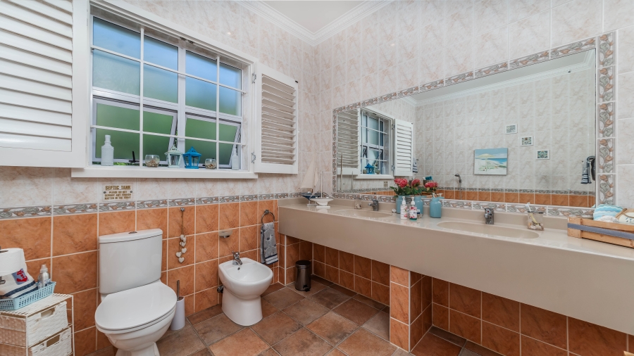 7 Bedroom Property for Sale in Sheffield Beach KwaZulu-Natal