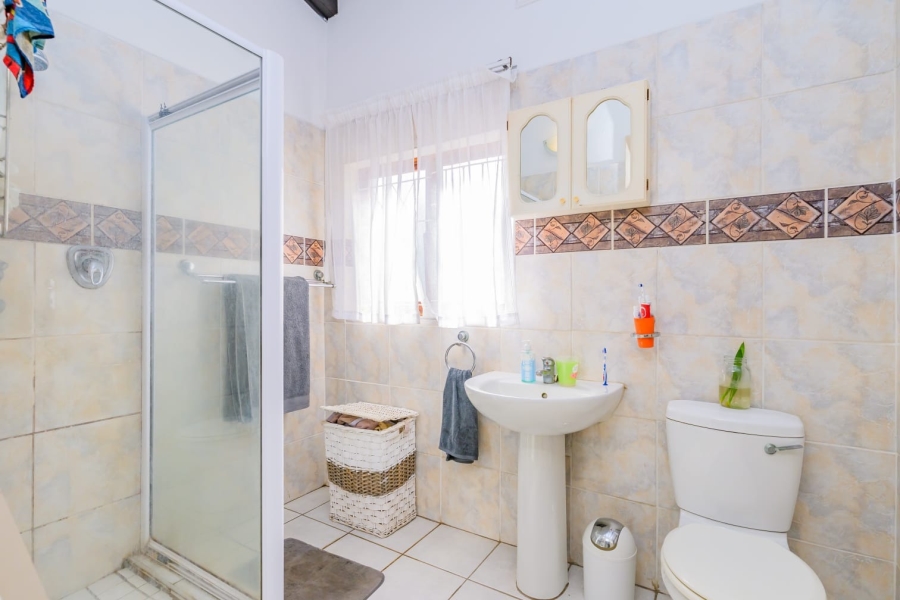 5 Bedroom Property for Sale in Ocean View KwaZulu-Natal