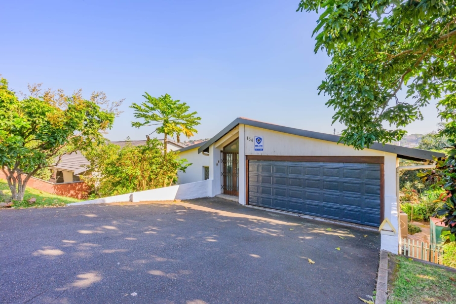 5 Bedroom Property for Sale in Ocean View KwaZulu-Natal