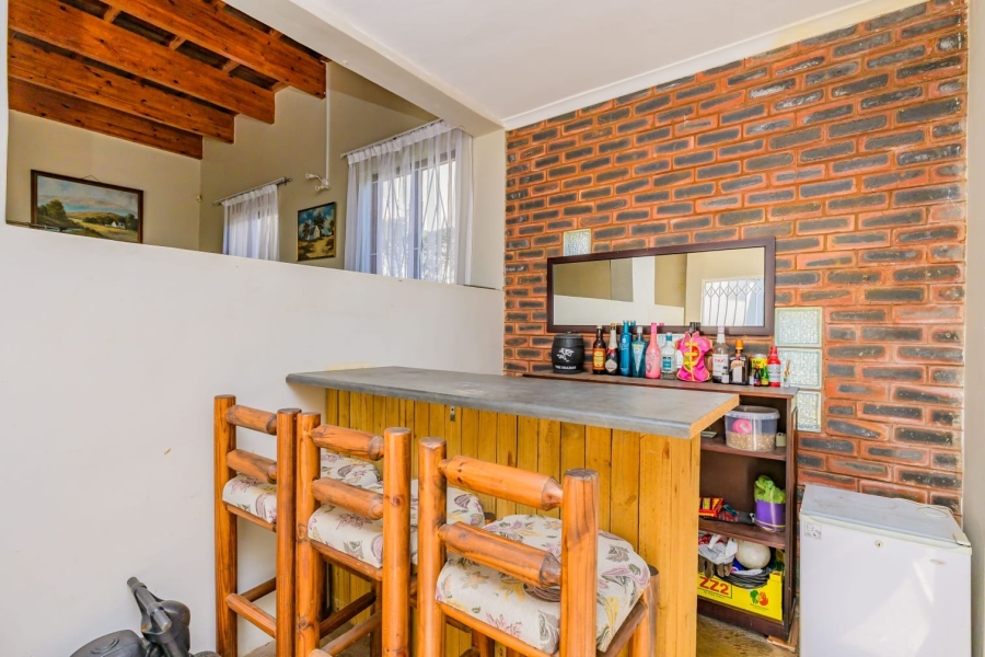 5 Bedroom Property for Sale in Ocean View KwaZulu-Natal