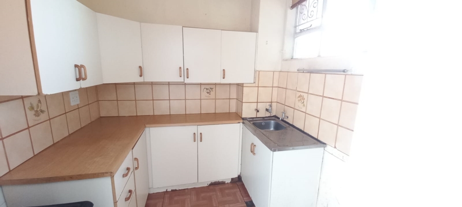 To Let 2 Bedroom Property for Rent in Essenwood KwaZulu-Natal