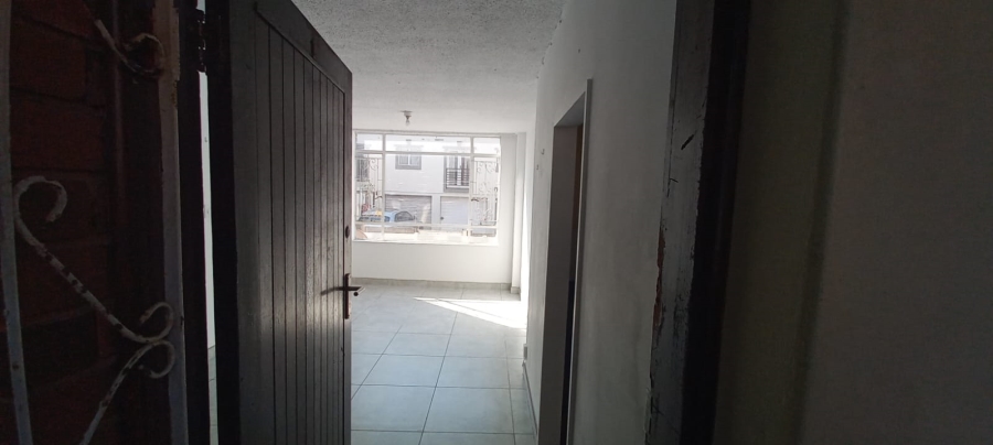 To Let 2 Bedroom Property for Rent in Essenwood KwaZulu-Natal