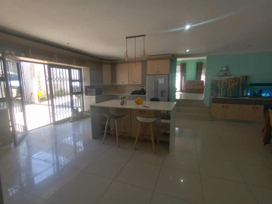 5 Bedroom Property for Sale in Escombe KwaZulu-Natal