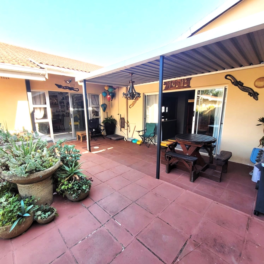 5 Bedroom Property for Sale in Northdene KwaZulu-Natal
