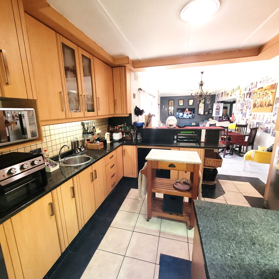 5 Bedroom Property for Sale in Northdene KwaZulu-Natal