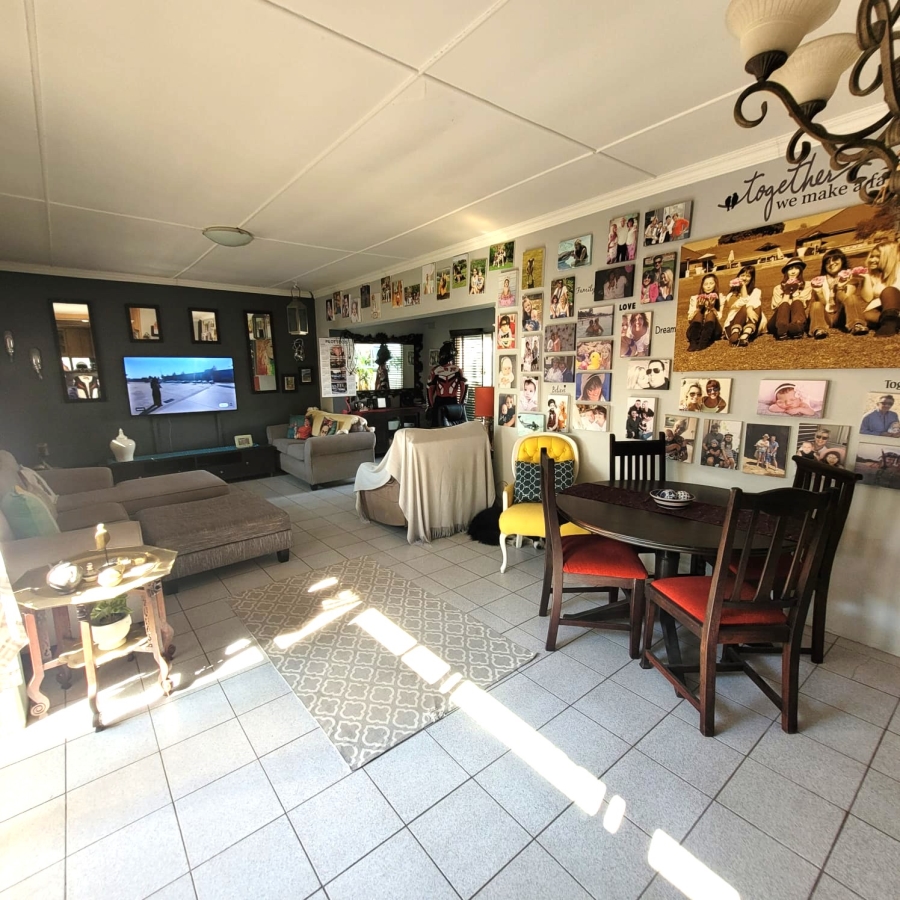 5 Bedroom Property for Sale in Northdene KwaZulu-Natal