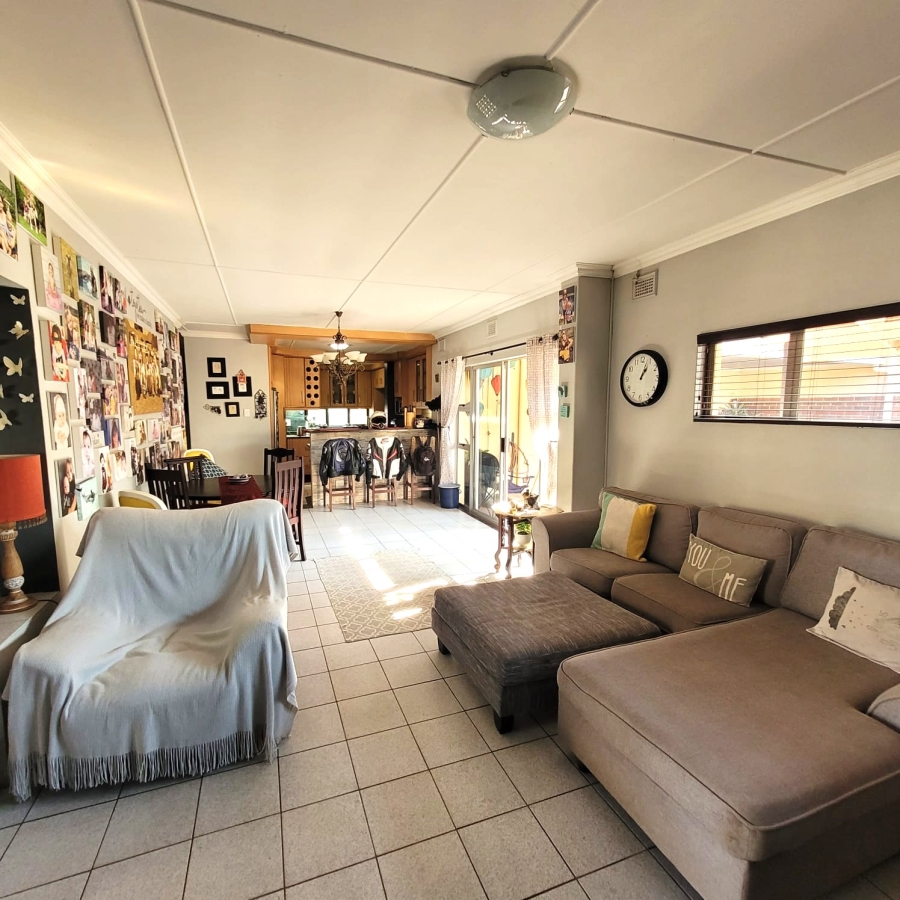5 Bedroom Property for Sale in Northdene KwaZulu-Natal