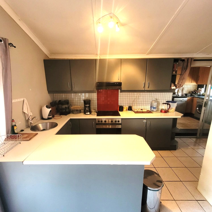 5 Bedroom Property for Sale in Northdene KwaZulu-Natal