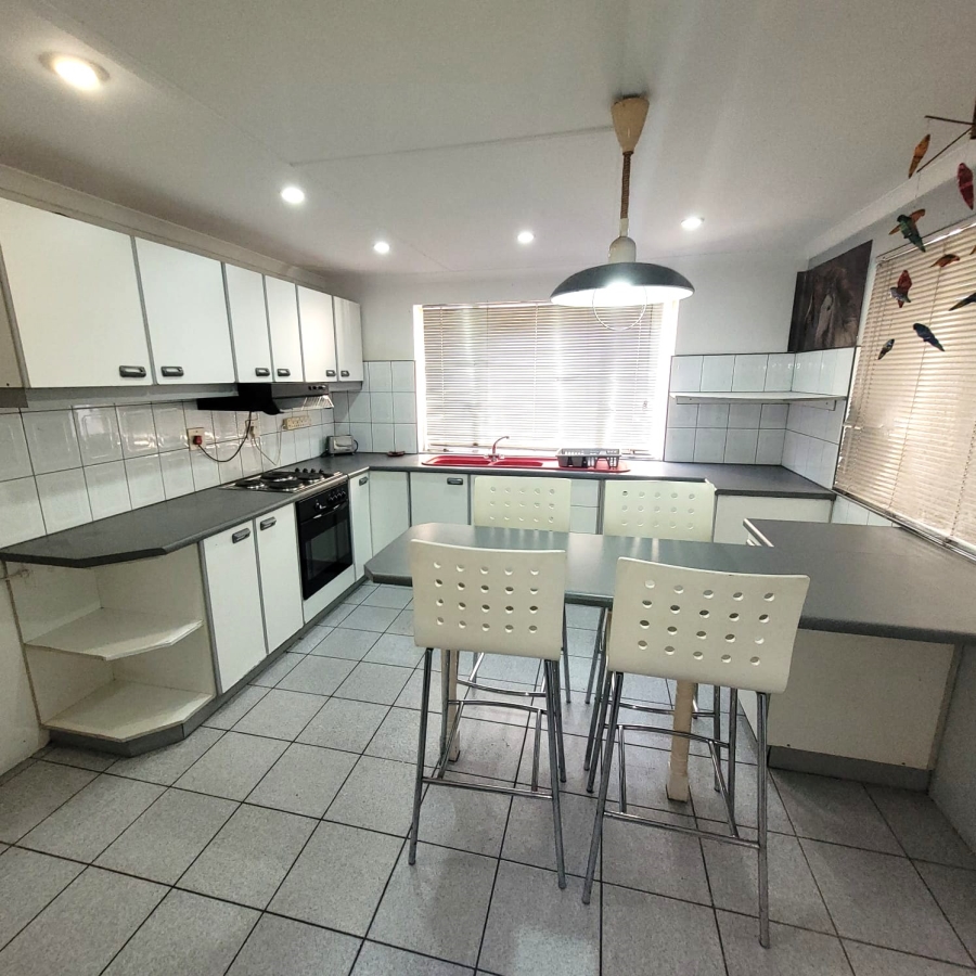 5 Bedroom Property for Sale in Northdene KwaZulu-Natal