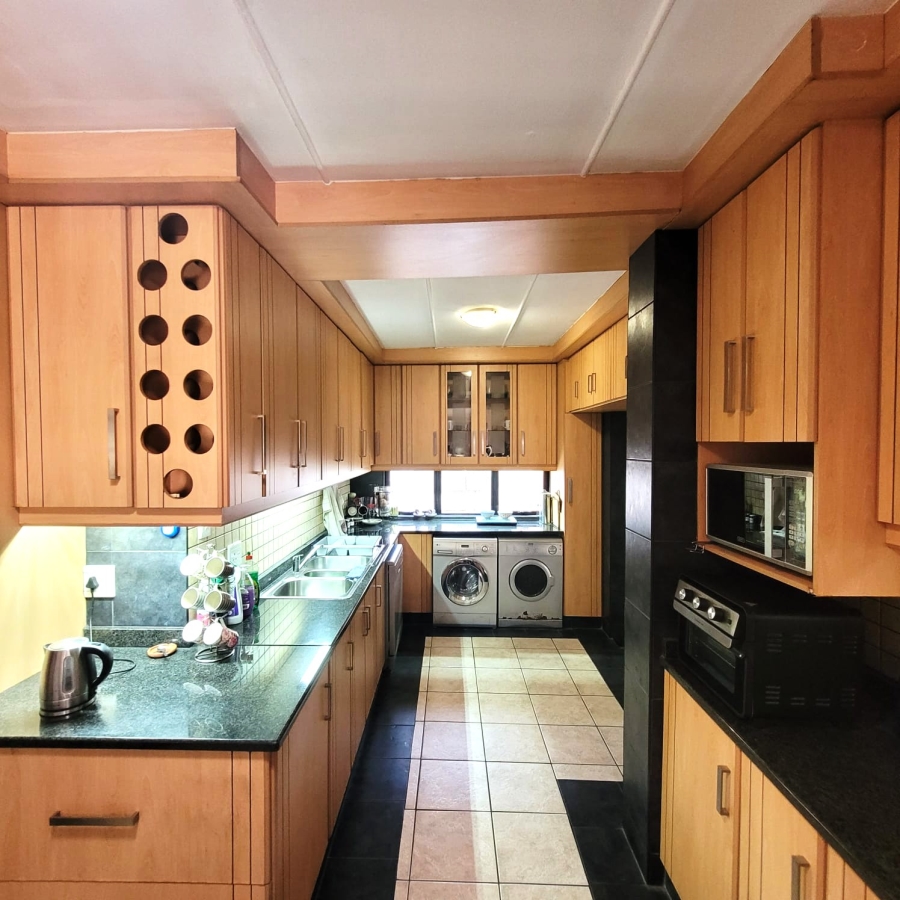 5 Bedroom Property for Sale in Northdene KwaZulu-Natal