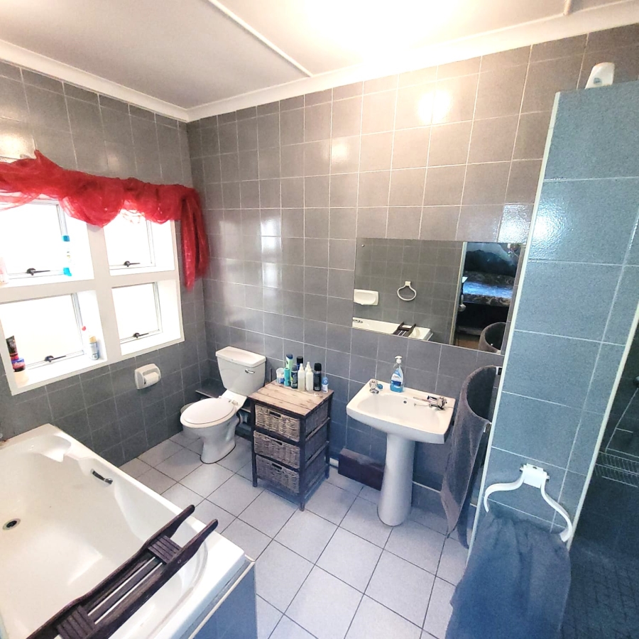 5 Bedroom Property for Sale in Northdene KwaZulu-Natal