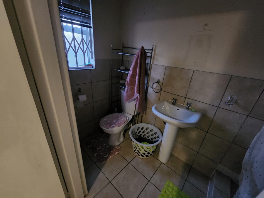 1 Bedroom Property for Sale in Scottsville KwaZulu-Natal