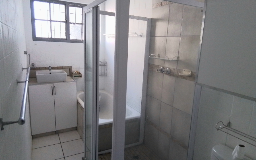 To Let 2 Bedroom Property for Rent in Margate KwaZulu-Natal