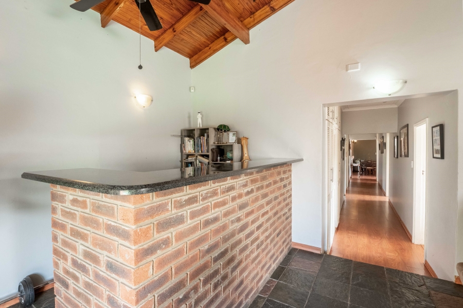 4 Bedroom Property for Sale in Amanzimtoti KwaZulu-Natal