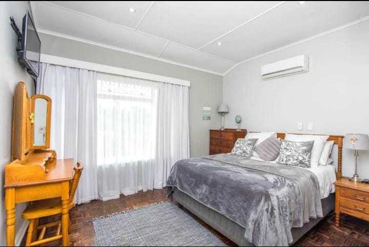5 Bedroom Property for Sale in Glenmore KwaZulu-Natal