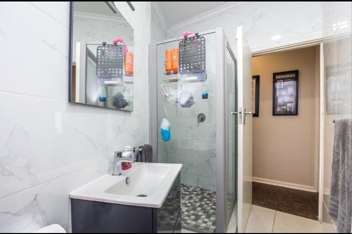 5 Bedroom Property for Sale in Glenmore KwaZulu-Natal