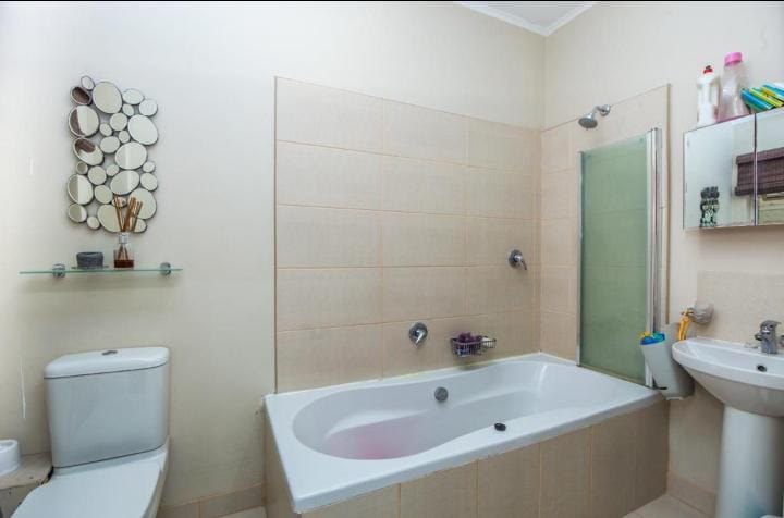 5 Bedroom Property for Sale in Glenmore KwaZulu-Natal