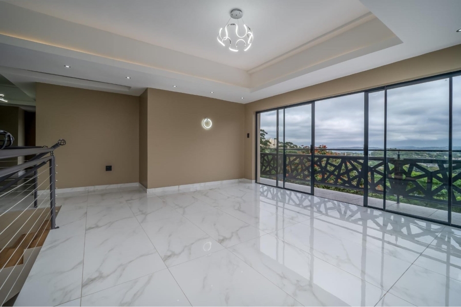 5 Bedroom Property for Sale in Cowies Hill KwaZulu-Natal
