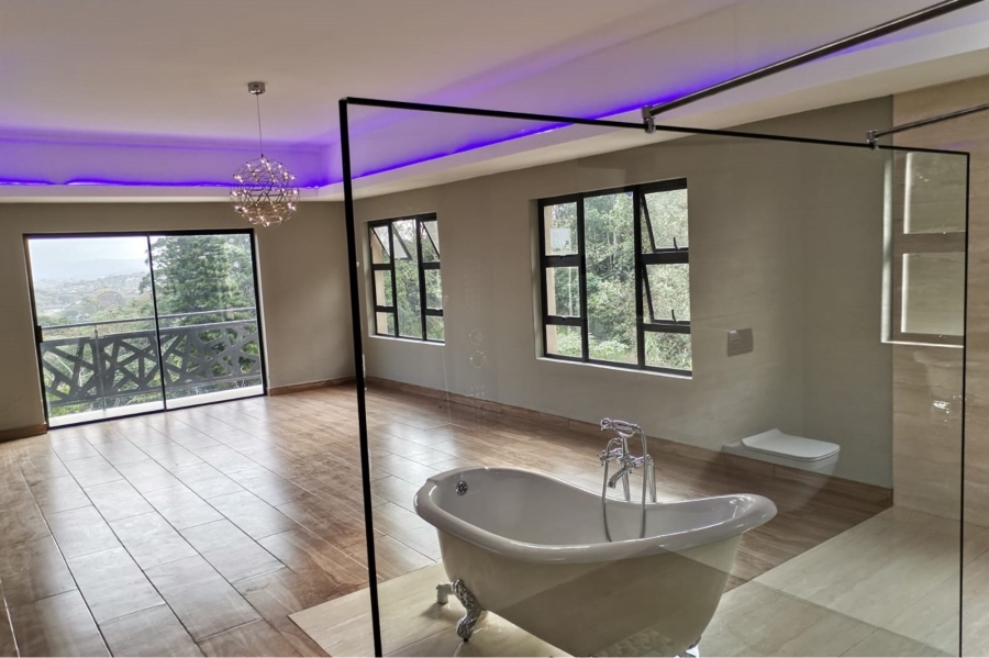 5 Bedroom Property for Sale in Cowies Hill KwaZulu-Natal