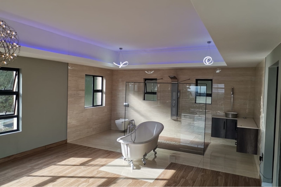 5 Bedroom Property for Sale in Cowies Hill KwaZulu-Natal