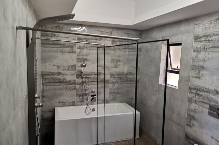5 Bedroom Property for Sale in Cowies Hill KwaZulu-Natal
