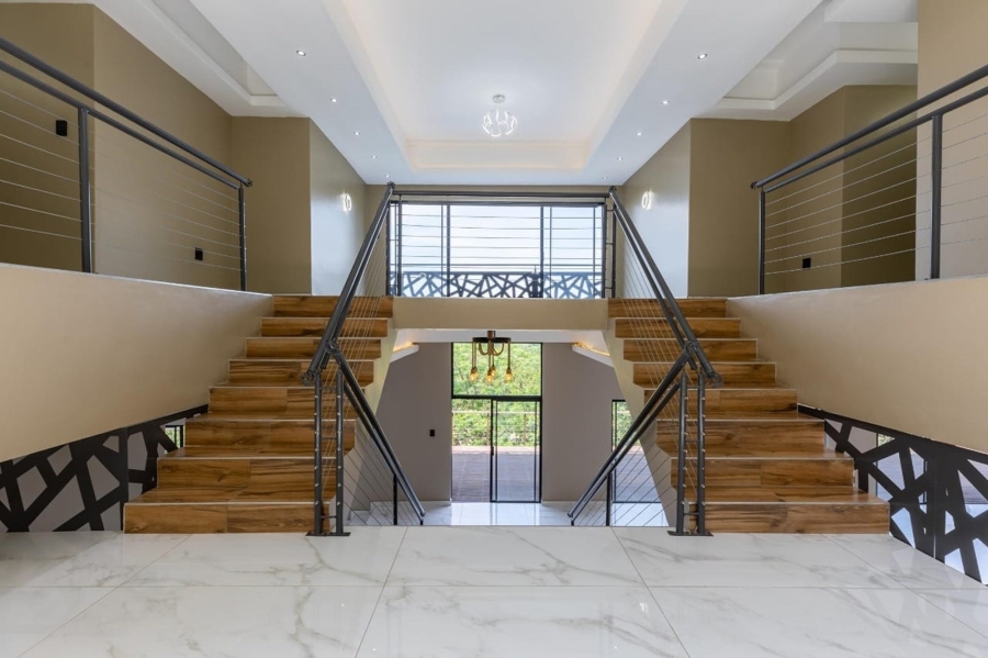 5 Bedroom Property for Sale in Cowies Hill KwaZulu-Natal