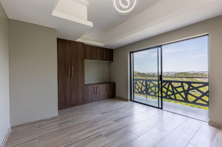 5 Bedroom Property for Sale in Cowies Hill KwaZulu-Natal