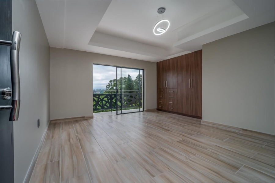 5 Bedroom Property for Sale in Cowies Hill KwaZulu-Natal
