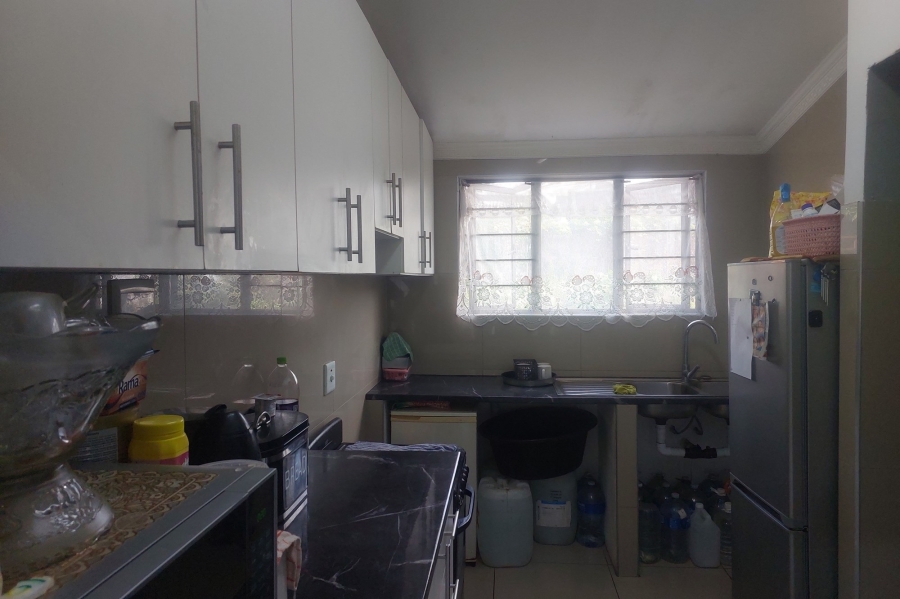 1 Bedroom Property for Sale in Grove End KwaZulu-Natal