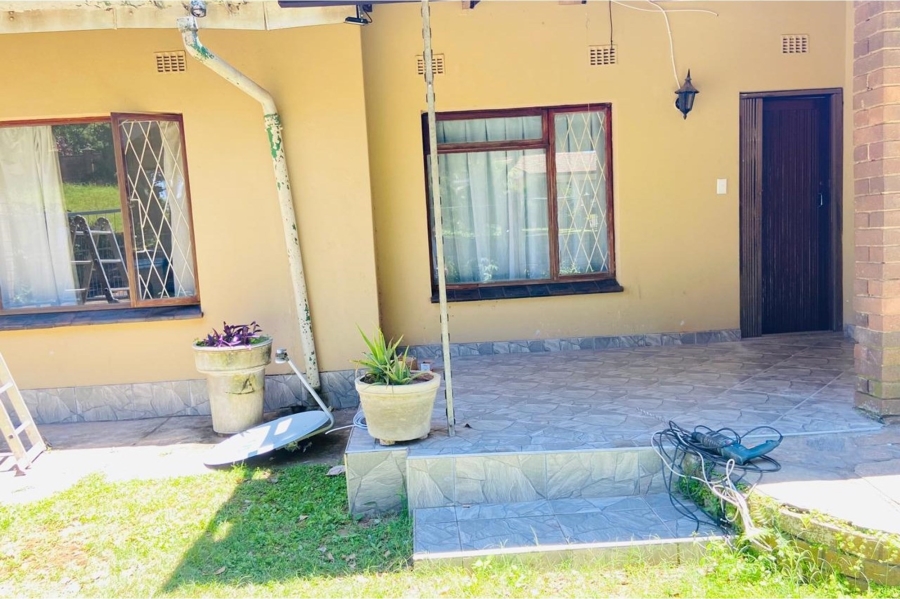 To Let 3 Bedroom Property for Rent in Athlone Park KwaZulu-Natal