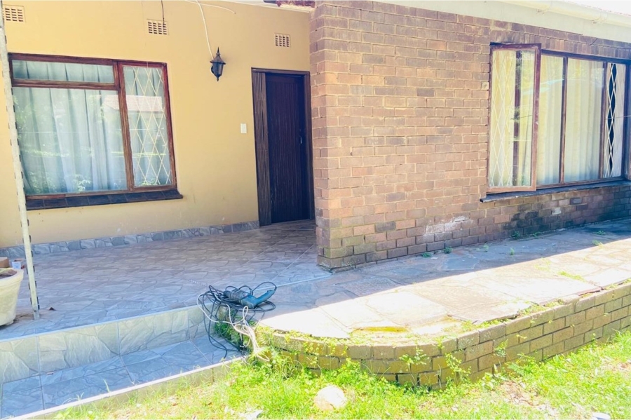 To Let 3 Bedroom Property for Rent in Athlone Park KwaZulu-Natal