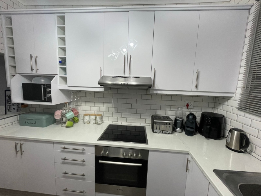 2 Bedroom Property for Sale in Glenwood KwaZulu-Natal
