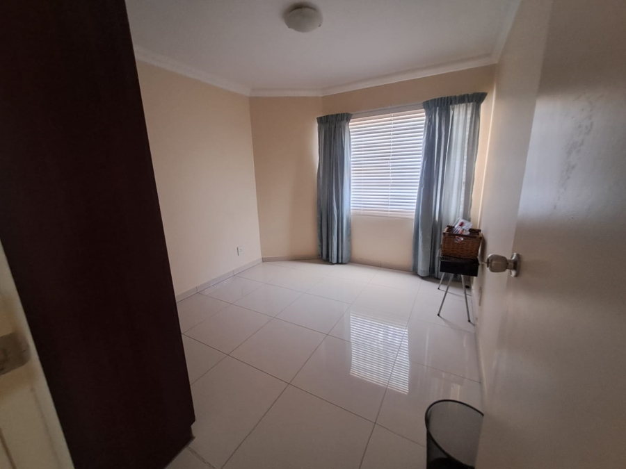 To Let 4 Bedroom Property for Rent in St Michaels On Sea KwaZulu-Natal