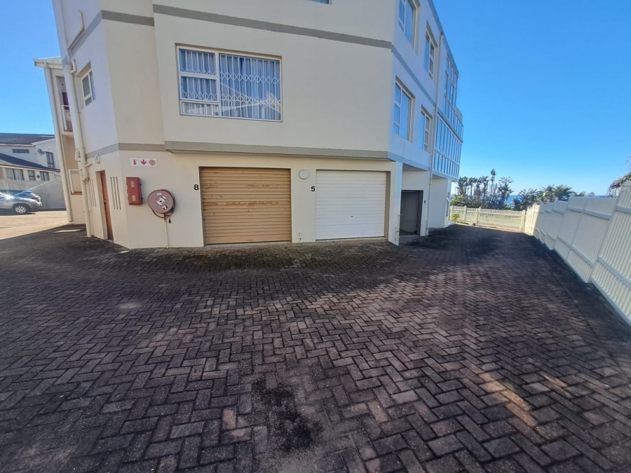 To Let 4 Bedroom Property for Rent in St Michaels On Sea KwaZulu-Natal