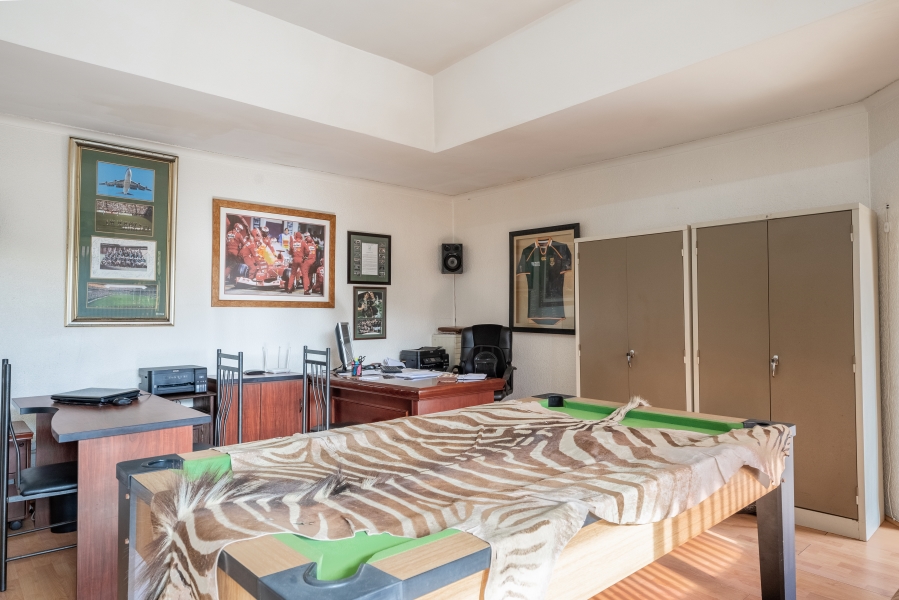 4 Bedroom Property for Sale in Amanzimtoti KwaZulu-Natal