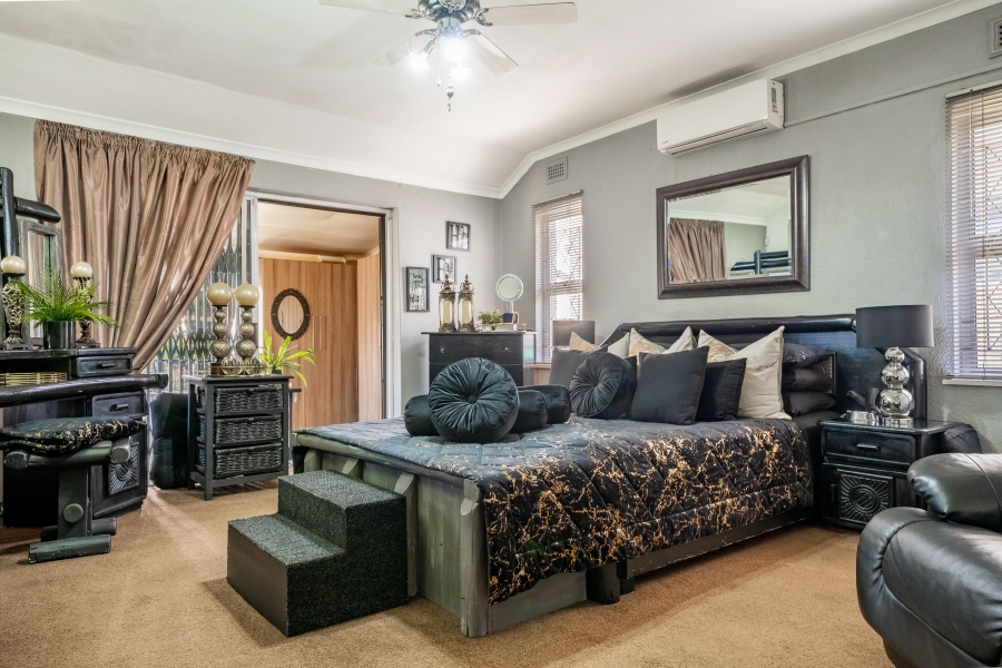 4 Bedroom Property for Sale in Amanzimtoti KwaZulu-Natal
