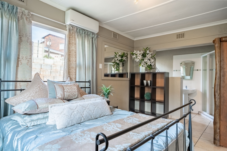 4 Bedroom Property for Sale in Amanzimtoti KwaZulu-Natal