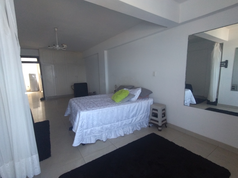 1 Bedroom Property for Sale in North Beach KwaZulu-Natal