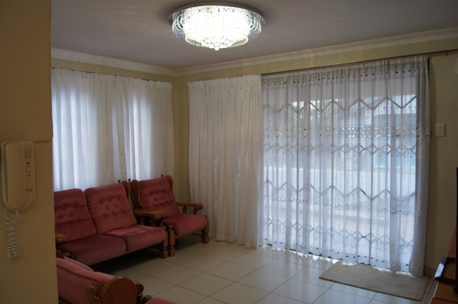 3 Bedroom Property for Sale in Parkgate KwaZulu-Natal