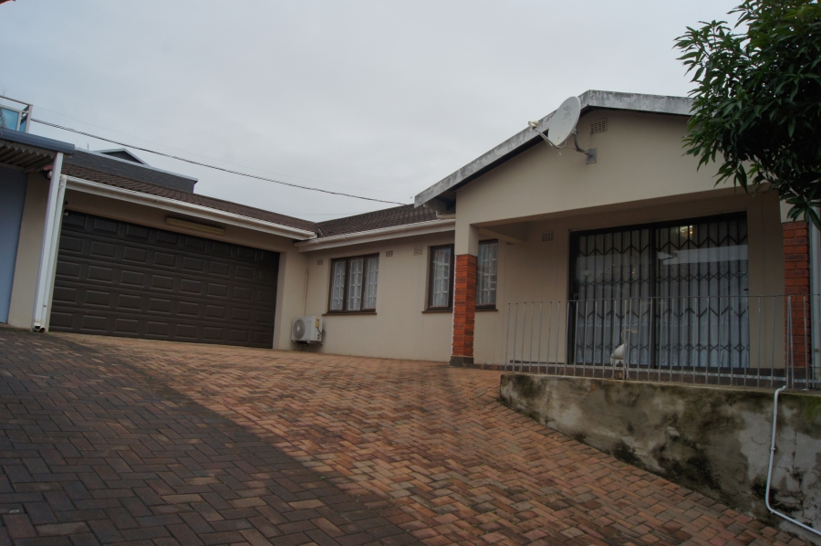 3 Bedroom Property for Sale in Parkgate KwaZulu-Natal