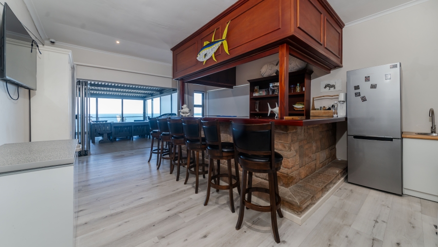 6 Bedroom Property for Sale in Sheffield Beach KwaZulu-Natal